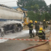Another Tragedy Don Nearly Happen As Fuel Tanker Fall For Lagos