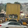 Residents Drag Mata Say Why Isolo-NNPC Road Dey Take Time