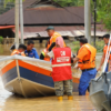 Flood Force Thousands To Run Comot For Malaysia