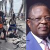 Umahi Comot Some Barriers For First Niger Bridge